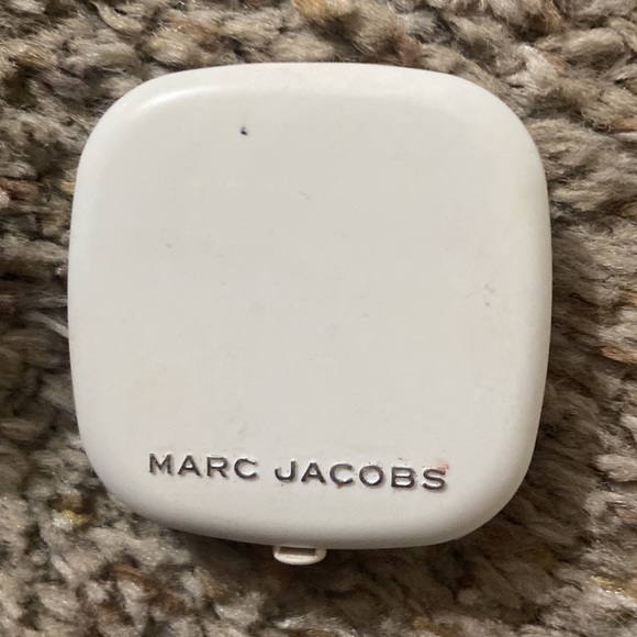 Marc Jacobs bronzer. - Picture 2 of 3